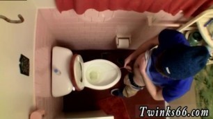 Teen Gay Swallow Piss first Time Unloading in the Toilet Bowl