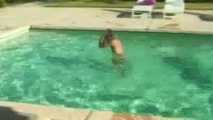 Cock Sucking Muscled Hunks by the Poolgay