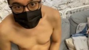 915711_720p_taiwanese-army-dude-masturbating